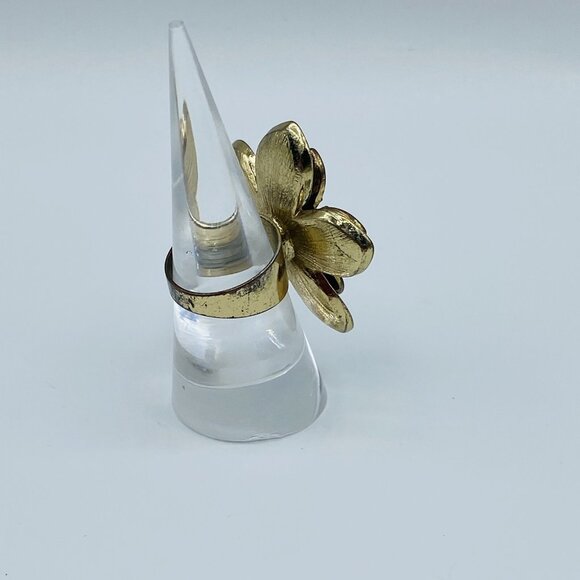 Black Enamel Flower Statement Ring Size 6.5 Gold Tone Petal Adjustable Costume - Picture 4 of 5